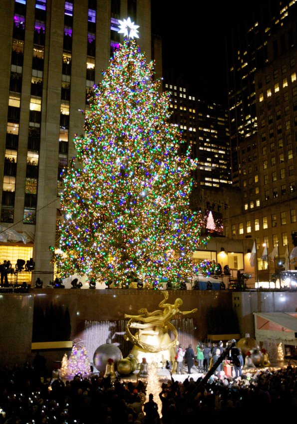 The Rockefeller Center Christmas Tree Lighting Ceremony - UPI.com