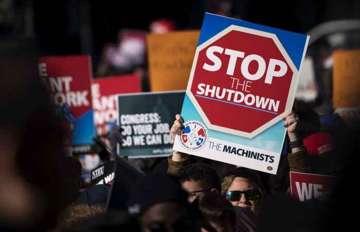 Federal workers rally against shutdown