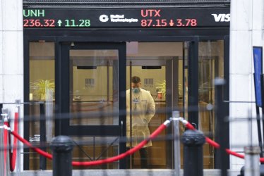 Stocks continue massive volatility on Coronavirus fears at the NYSE