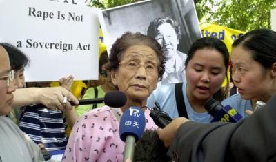 Feminists call for justice for "comfort women"