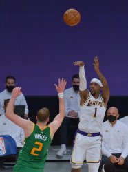 Lakers Beat Jazz in Overtime Battle of Attrition in L.A.