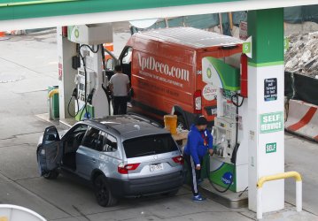 Gas Prices Above $4 Gallon as Russia-Ukraine War Impacts Supply
