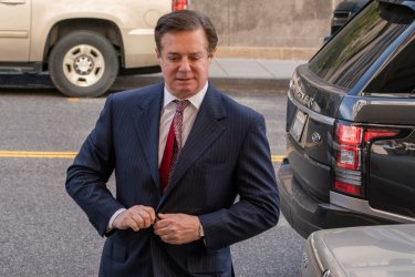 Paul Manafort faces arraignment on charges of witness tampering