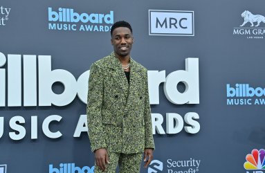 Giveon Attends the Billboard Music Awards in Las Vegas
