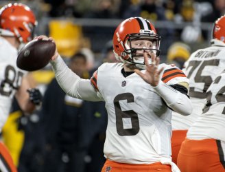 Browns Quarterback Baker Mayfield Throws in Pittsburgh