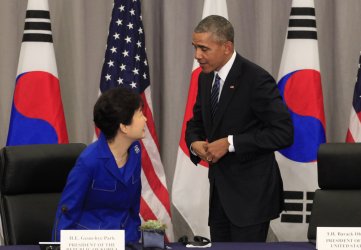 President Obama meets with the Korean President and Japan PM at Nuclear Security Summit
