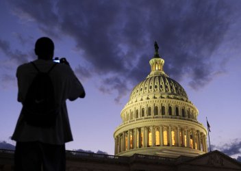 US Senate meets into the night to resolve debt ceiling impasse