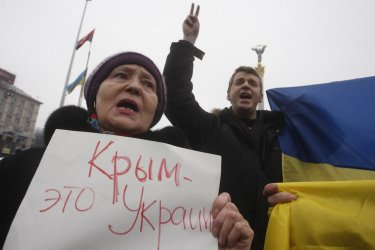 People protest against Russia about situation in Crimea