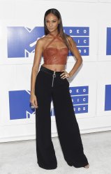 Joan Smalls  arrives at the 2016 MTV Video Music Awards