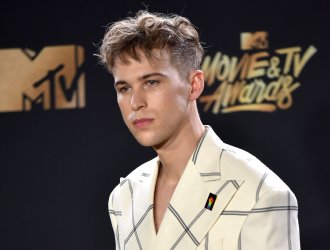 Tommy Dorfman attends the 2017 MTV Movie & TV Awards in Los Angeles