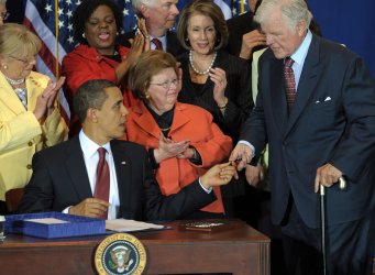 Obama signs Edward M. Kennedy Serve America Act in Washington