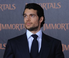 Henry Cavill attends the "Immortals" premiere in Los Angeles