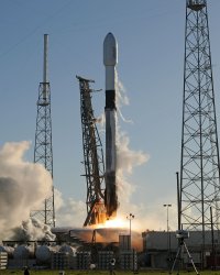 SpaceX Launches Korea Pathfinder Lunar Orbiter from Cape Canaveral, Florida