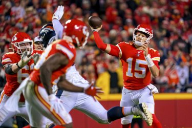 Chiefs Patrick Mahomes Throws a Pass