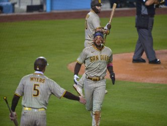 Padres Take 3-2 Lead After Eight, Turn Great Double Play to End Dodger Threat