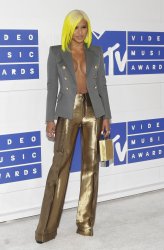 Cassie arrives at the 2016 MTV Video Music Awards