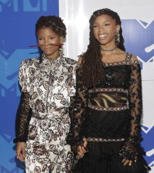 Chloe x Halle arrive at the 2016 MTV Video Music Awards