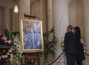 President Obama pays respects to Justice Scalia at the Supreme Court.