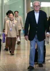 Ambassador Bosworth arrives in Beijing