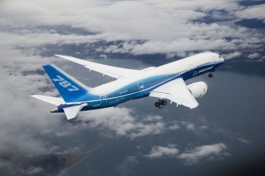 Boeing 787 Dreamliner takes its first Flight