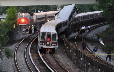 Metro train collide in Washington