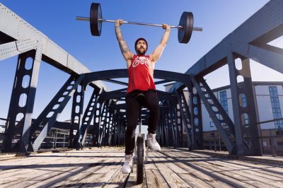 Scottish-man-lifts-barbell-while-unicycling-to-break-world-record