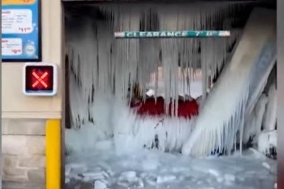 Texas car wash freezes solid during cold blast