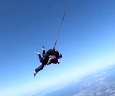 103-year-old skydiver leaps to Guinness World Record