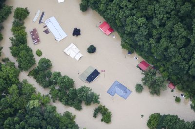 Flood-threat-to-return-to-inundated-Ohio,-Tennessee-River-Valleys