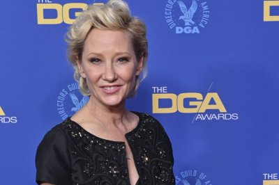 Anne-Heche-intubated,-but-in-stable-condition-after-fiery-car-crash
