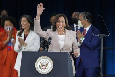 VP Kamala Harris introduces new fund to support Oakland, Calif., students