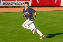 Braves trade top prospect Waters, two others for Royals draft pick