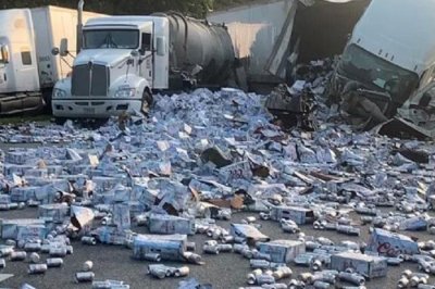 Crash-involving-five-semis-covers-Florida-highway-in-beer-cans