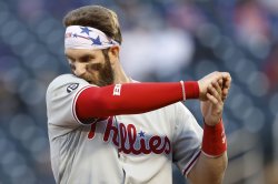 Phillies' Bryce Harper to undergo surgery, expected to miss six weeks