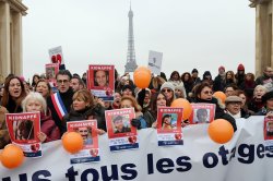 French hold Gaza hostage placards in Paris rally organized by Zionist women