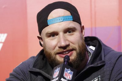 Eagles, All-Pro tackle Lane Johnson agree to 1-year extension