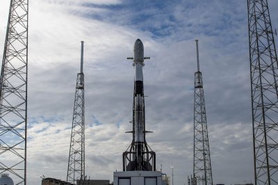 SpaceX plans another attempt to launch Italian satellite