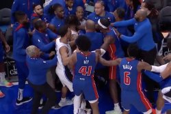 Pistons, Magic scuffle triggers three ejections