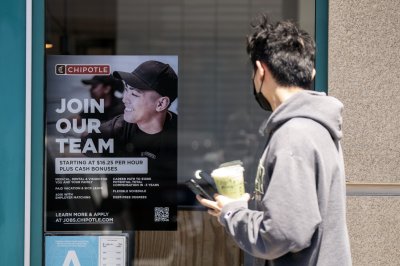 U.S-initial-jobless-claims-fall-to-under-200,000-for-first-time-since-May