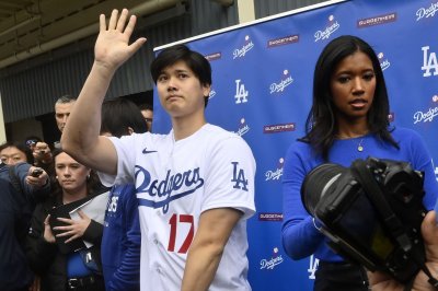 Shohei Ohtani's spring training debut on hold, Dodgers say