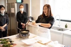 Defector wants to show another side of North Korea: its cuisine