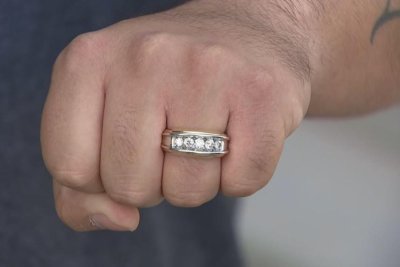 Watch:-Texas-man's-lost-ring-found-by-another-Texan-on-Florida-beach