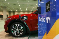 White House announces $700 million in private investments for EV chargers