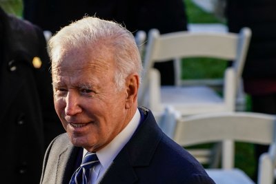 Bidens-send-Thanksgiving-message-honoring-lives-lost-during-pandemic