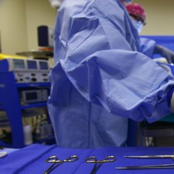 Surgeon's gender has no effect on rates of death or complications, study finds