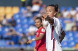 Swanson scores twice in U.S. women's soccer win over New Zealand