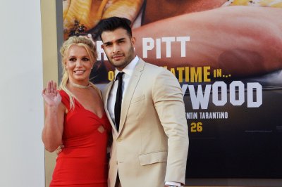 Britney Spears and Sam Asghari, their fiancee, announce the loss of their miracle baby thumbnail