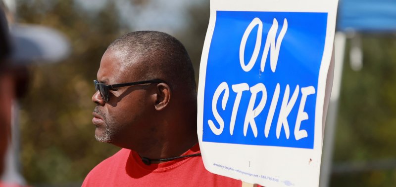 Reports: UAW reaches tentative deal with Stellantis to end strike