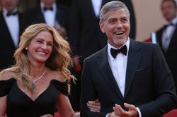 Julia Roberts, George Clooney play exes in 'Ticket to Paradise' trailer