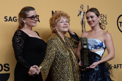 Look: Billie Lourd honors mom Carrie Fisher on 6th anniversary of her death thumbnail
